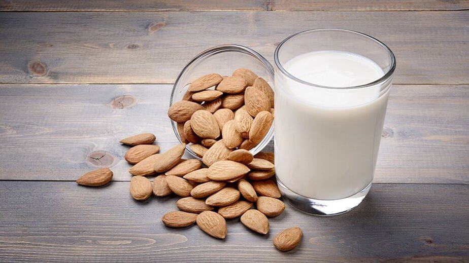 Can You Freeze Almond Milk? – Pros and Cons Explained